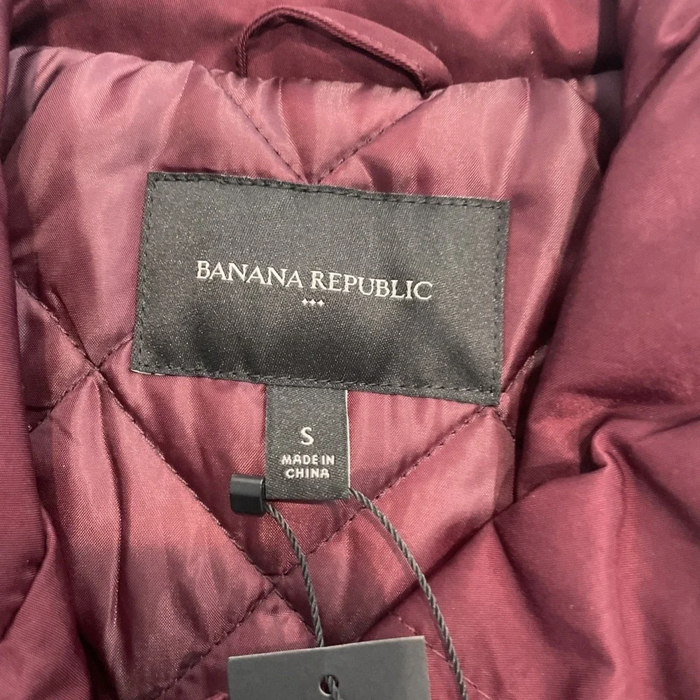 NWT Banana Republic Men's Size‎ Small Water Resistant Maroon Jacket